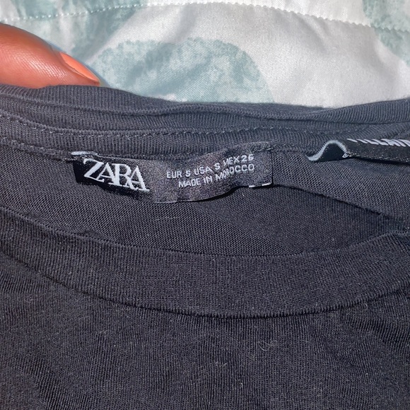 Zara Graphic Tee - Picture 2 of 2